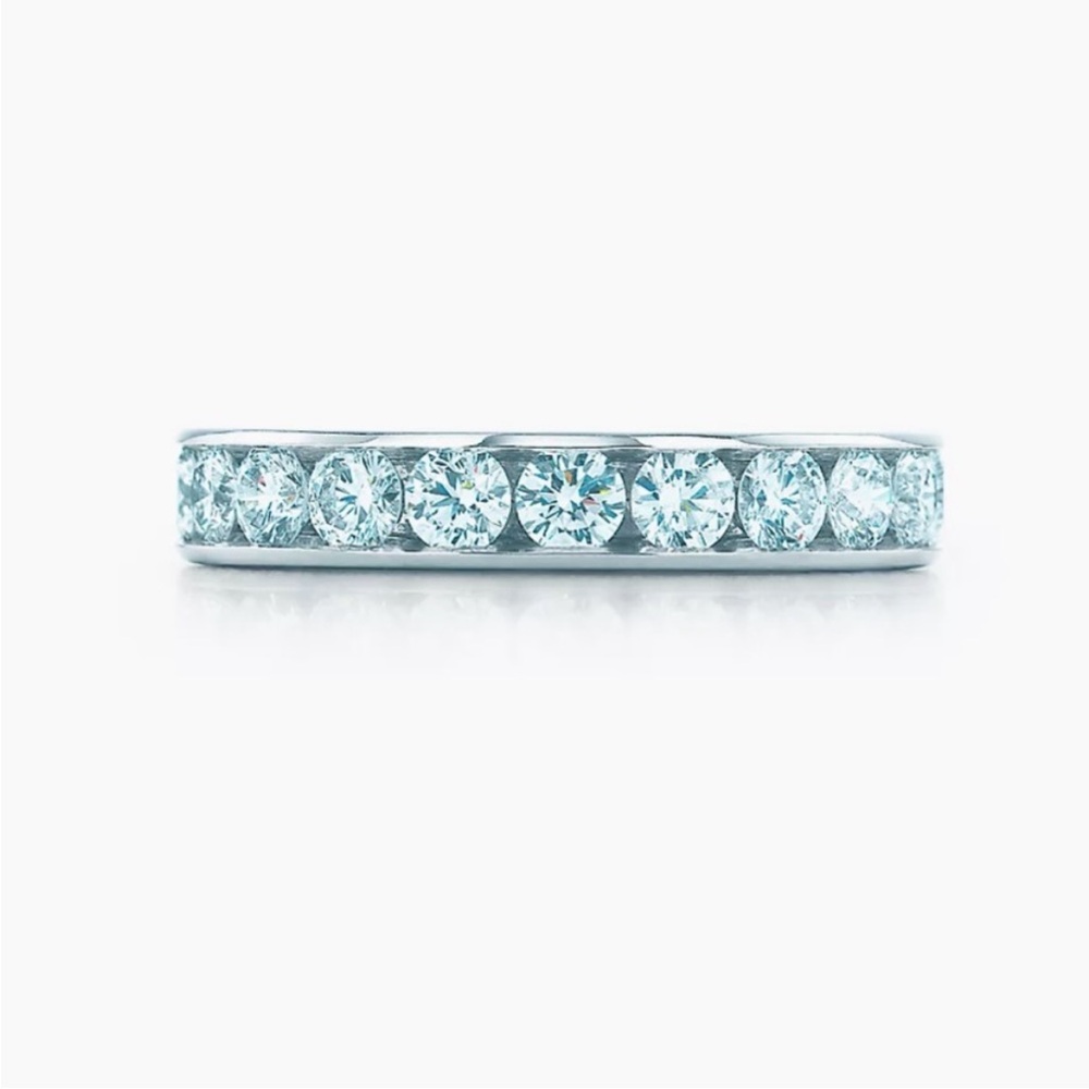 Tiffany Setting Wedding Band in Platinum with a Full Circle of Diamonds - Picture 1 of 9